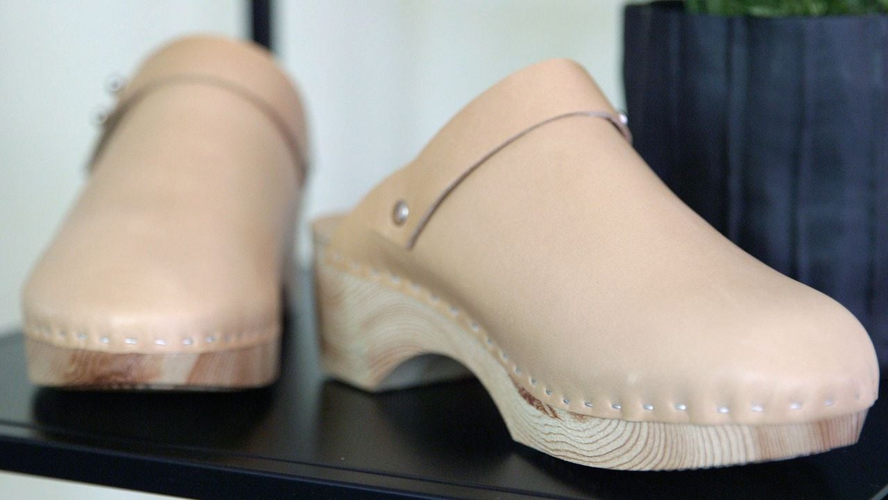 3D printed clog style shoe made with beige leather